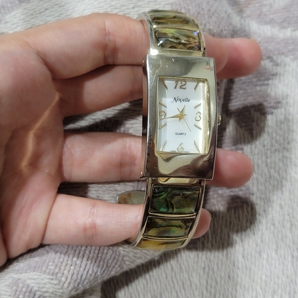 Vintage Novelle Quartz Cuff Bracelet Bangle Watch 11005 - Picture 3 of 6